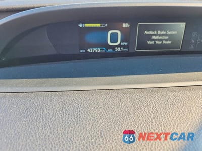 Zdjęcie 9 z 12 samochodu: 2020 TOYOTA PRIUS XLE AWD-E VIN:JTDL9RFU1L3015076 - miniatura