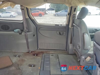 Zdjęcie 10 z 12 samochodu: 2005 CHRYSLER TOWN & COUNTRY LX VIN:2C4GP44R85R478612 - miniatura