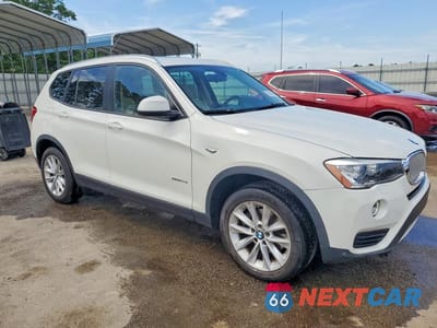 Czwarte zdjęcie samochodu z boku: 2017 BMW X3 SDRIVE28I VIN:5UXWZ7C33H0V92020 - miniatura