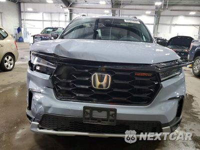 Piąte zdjęcie samochodu w środku: 2025 HONDA PILOT TRAILSPORT VIN:5FNYG1H61SB084671 - miniatura