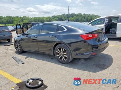 Drugie zdjęcie samochodu z przodu: 2017 CHEVROLET MALIBU LT VIN:1G1ZE5ST1HF292983 - miniatura