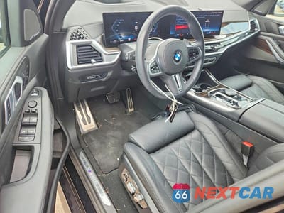 Zdjęcie 8 z 13 samochodu: 2025 BMW X5 M60I VIN:5UX33EU04S9Y17755 - miniatura