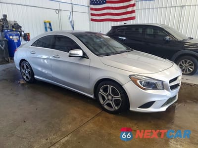 Czwarte zdjęcie samochodu z boku: 2014 MERCEDES-BENZ CLA 250 VIN:WDDSJ4EB4EN070446 - miniatura