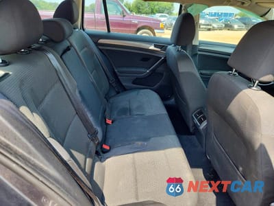 Zdjęcie 10 z 12 samochodu: 2019 VOLKSWAGEN GOLF SPORTWAGEN S VIN:3VW117AU7KM508409 - miniatura