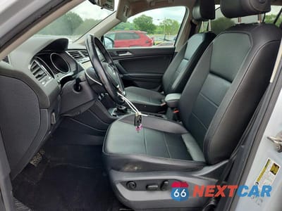 Zdjęcie 7 z 14 samochodu: 2018 VOLKSWAGEN TIGUAN SE/SEL VIN:3VV3B7AX4JM104681 - miniatura