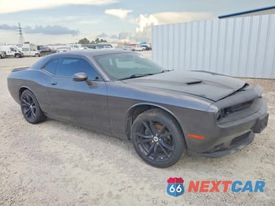 Czwarte zdjęcie samochodu z boku: 2018 DODGE CHALLENGER SXT VIN:2C3CDZAG4JH204724 - miniatura