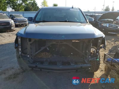 Piąte zdjęcie samochodu w środku: 2019 CHEVROLET SUBURBAN K1500 LT VIN:1GNSKHKC6KR349095 - miniatura