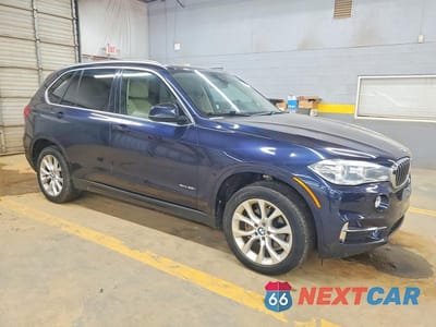 Czwarte zdjęcie samochodu z boku: 2015 BMW X5 XDRIVE35I VIN:5UXKR0C56F0K63185 - miniatura