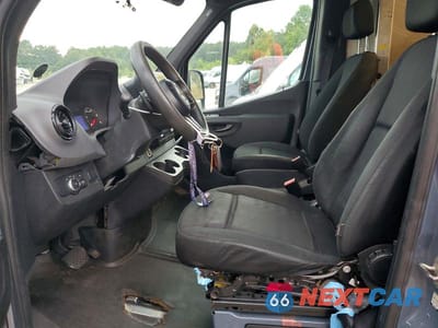Zdjęcie 7 z 13 samochodu: 2019 MERCEDES-BENZ SPRINTER 2500/3500 DELIVERY VAN VIN:WD4PF1CD0KP134220 - miniatura