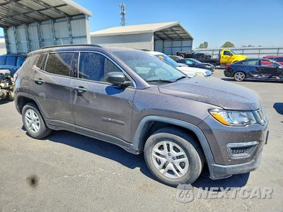 Czwarte zdjęcie samochodu z boku: 2019 JEEP COMPASS SPORT VIN:3C4NJCAB7KT614702 - miniatura