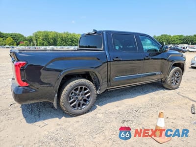 Trzecie zdjęcie samochodu z tyłu: 2025 TOYOTA TUNDRA PLATINUM VIN:5TFNA5DB2SX285788 - miniatura