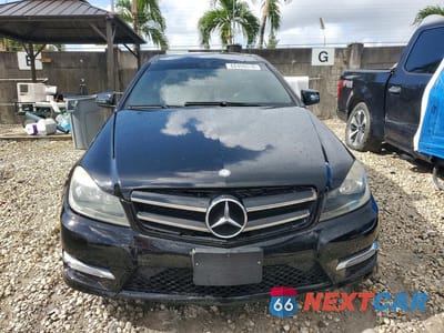 Piąte zdjęcie samochodu w środku: 2013 MERCEDES-BENZ C 250 VIN:WDDGJ4HB7DG031810 - miniatura