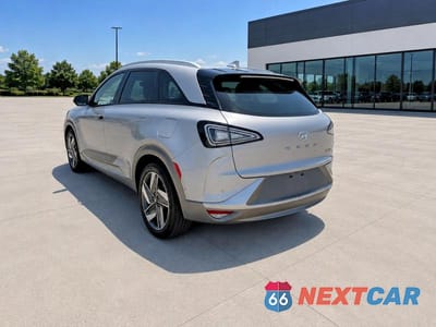 Czwarte zdjęcie samochodu z boku: 2023 HYUNDAI NEXO LIMITED VIN:KM8J84A62PU031790 - miniatura