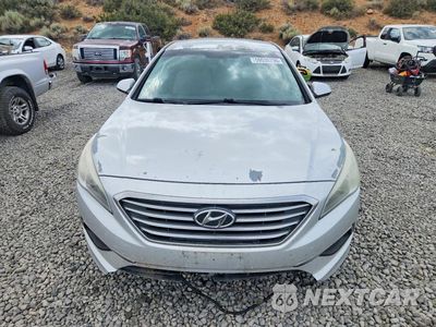 Piąte zdjęcie samochodu w środku: 2017 HYUNDAI SONATA SE VIN:5NPE24AF0HH486558 - miniatura