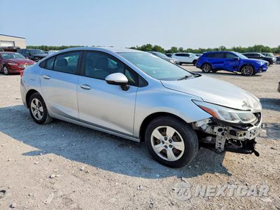 Czwarte zdjęcie samochodu z boku: 2018 CHEVROLET CRUZE LS VIN:1G1BB5SM5J7203998 - miniatura