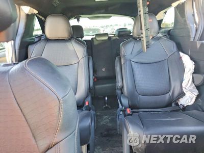 Zdjęcie 10 z 13 samochodu: 2025 TOYOTA SIENNA WOODLAND EDITION VIN:5TDCSKFC4SS173640 - miniatura