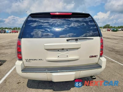 Zdjęcie 6 z 13 samochodu: 2013 GMC YUKON XL DENALI VIN:1GKS2MEF6DR186575 - miniatura