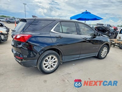 Trzecie zdjęcie samochodu z tyłu: 2020 CHEVROLET EQUINOX LT VIN:3GNAXKEV8LL197286 - miniatura