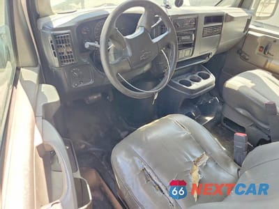 Zdjęcie 8 z 13 samochodu: 2004 CHEVROLET EXPRESS G3500 VIN:1GBHG31U541215573 - miniatura