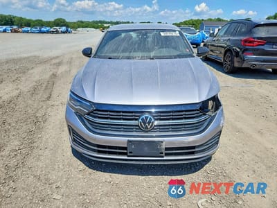 Piąte zdjęcie samochodu w środku: 2023 VOLKSWAGEN JETTA SPORT VIN:3VWBM7BU0PM045899 - miniatura