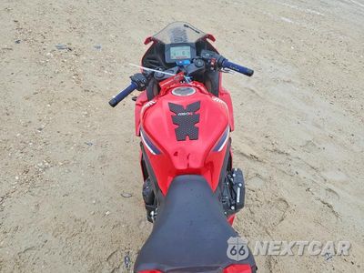 Zdjęcie 6 z 9 samochodu: 2026 HONDA CBR650 R VIN:MLHRH1551T5200075 - miniatura