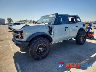 2022 FORD BRONCO BASE 1FMEE5DP3NLB75808 - główne zdjęcie licytacji z USA - miniatura