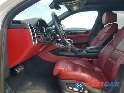 Zdjęcie 7 z 13 samochodu: 2019 PORSCHE CAYENNE S VIN:WP1AB2AY1KDA63889 - miniatura