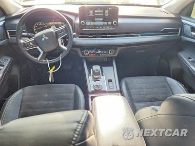Zdjęcie 8 z 14 samochodu: 2022 MITSUBISHI OUTLANDER SE VIN:JA4J4UA8XNZ049109 - miniatura