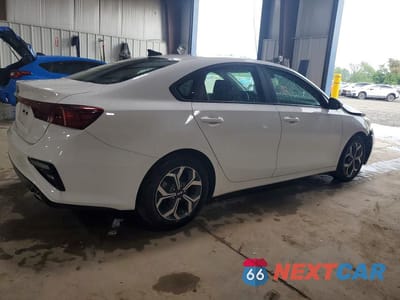 Trzecie zdjęcie samochodu z tyłu: 2019 KIA FORTE LXS VIN:3KPF24AD1KE060618 - miniatura