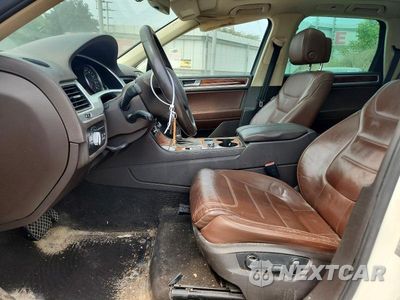 Zdjęcie 7 z 13 samochodu: 2012 VOLKSWAGEN TOUAREG V6 TDI VIN:WVGFK9BPXCD003516 - miniatura