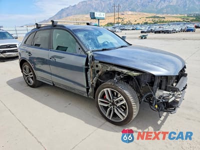 Czwarte zdjęcie samochodu z boku: 2016 AUDI SQ5 PREMIUM PLUS VIN:WA1CCAFP2GA029819 - miniatura
