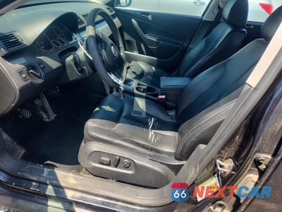 Zdjęcie 7 z 12 samochodu: 2008 VOLKSWAGEN PASSAT TURBO VIN:WVWUK73C38P007389 - miniatura