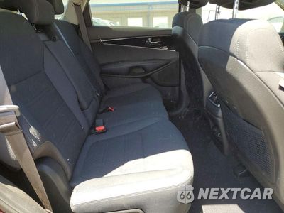 Zdjęcie 11 z 13 samochodu: 2017 KIA SORENTO VIN:5XYPG4A38HG253485 - miniatura