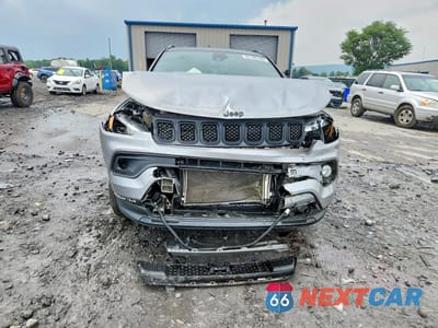 Piąte zdjęcie samochodu w środku: 2023 JEEP COMPASS LATITUDE VIN:3C4NJDBN7PT573901 - miniatura