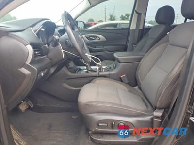Zdjęcie 7 z 13 samochodu: 2021 CHEVROLET TRAVERSE LT VIN:1GNEVGKW5MJ255820 - miniatura