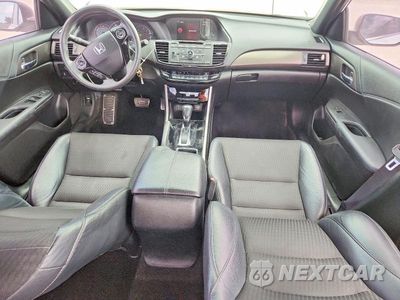 Zdjęcie 8 z 13 samochodu: 2016 HONDA ACCORD SPORT VIN:1HGCR2F58GA221787 - miniatura