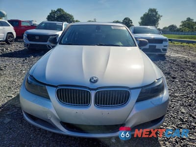 Piąte zdjęcie samochodu w środku: 2011 BMW 328 XI VIN:WBAPK7C59BA973056 - miniatura