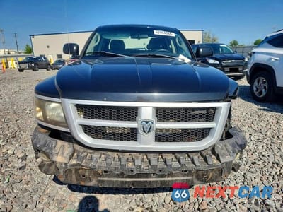 Piąte zdjęcie samochodu w środku: 2008 DODGE DAKOTA SXT VIN:1D7HW38K28S613221 - miniatura