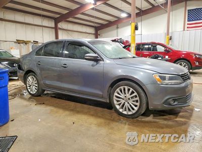 Czwarte zdjęcie samochodu z boku: 2014 VOLKSWAGEN JETTA SEL VIN:3VWL17AJ9EM429908 - miniatura