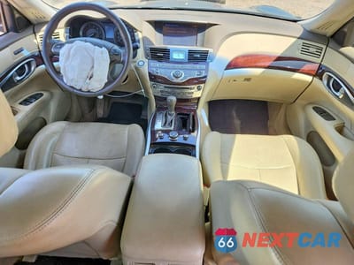 Zdjęcie 8 z 12 samochodu: 2015 INFINITI Q70 3.7 VIN:JN1BY1APXFM542682 - miniatura