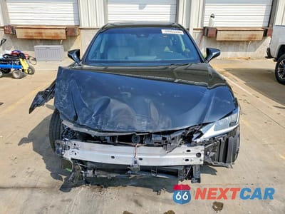 Piąte zdjęcie samochodu w środku: 2019 LEXUS ES VIN:JTHB21B10K2041684 - miniatura