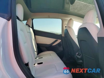 Zdjęcie 10 z 13 samochodu: 2022 TESLA MODEL Y VIN:7SAYGDEF9NF492722 - miniatura