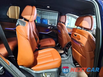 Zdjęcie 11 z 13 samochodu: 2025 BMW X7 XDRIVE40I VIN:5UX23EM09S9008392 - miniatura