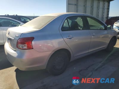 Trzecie zdjęcie samochodu z tyłu: 2007 TOYOTA YARIS BASE VIN:JTDBT923671035044 - miniatura