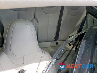 Zdjęcie 10 z 12 samochodu: 2015 TESLA MODEL S VIN:5YJSA1E20FF106612 - miniatura