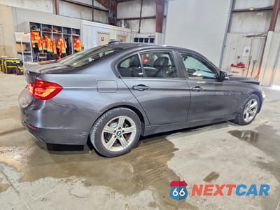 Trzecie zdjęcie samochodu z tyłu: 2014 BMW 328 XI VIN:WBA3B3G57ENR81882 - miniatura
