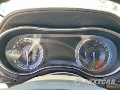 Zdjęcie 9 z 12 samochodu: 2018 CHRYSLER 300 LIMITED VIN:2C3CCAEG5JH145844 - miniatura