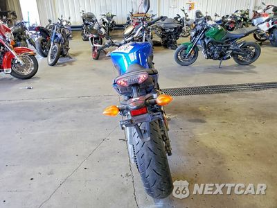 Czwarte zdjęcie samochodu z boku: 2016 YAMAHA FZ09 VIN:JYARN33EXGA010410 - miniatura