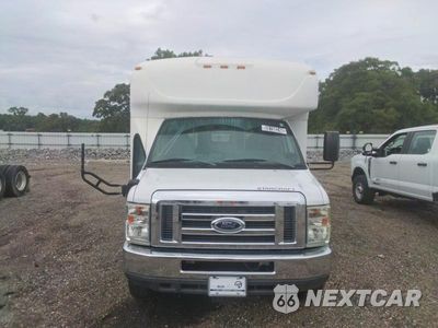 Piąte zdjęcie samochodu w środku: 2017 FORD E350 SHUTTLE BUS VIN:1FDEE3FS7HDC02528 - miniatura