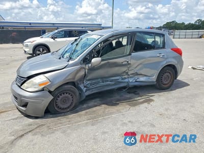 2010 NISSAN VERSA 1.8 S 3N1BC1CPXAL462796 - główne zdjęcie licytacji z USA - miniatura
